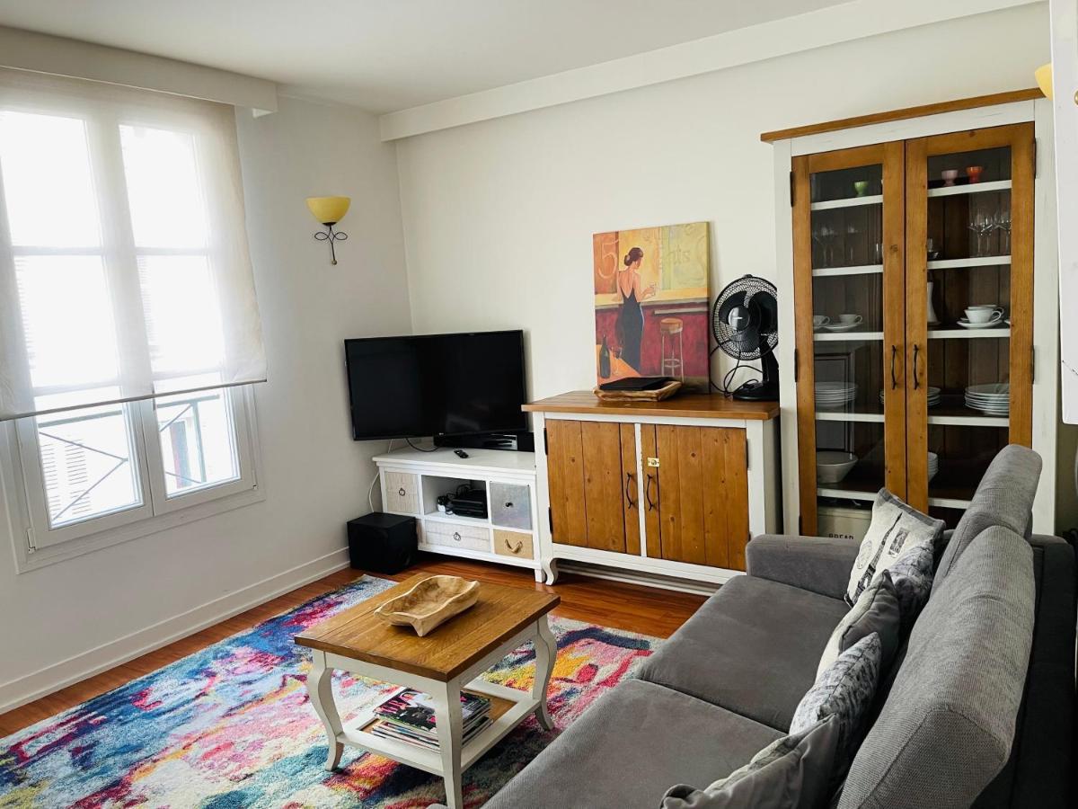 Pleasure Little Treasure - Montmartre Apartment Париж Екстериор снимка